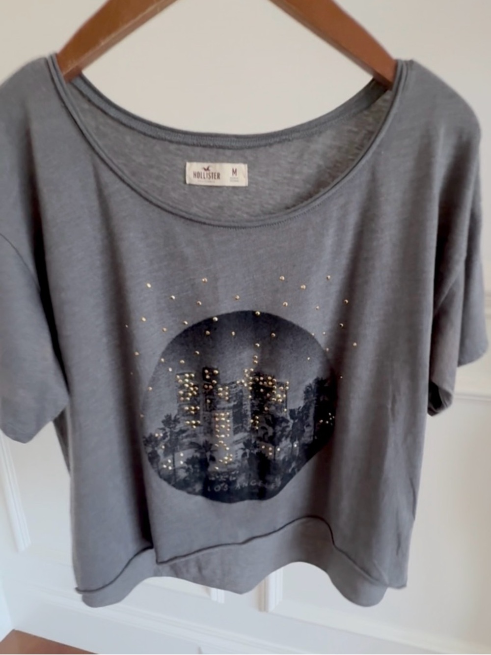 Hollister Women’s Shirt Short Sleeve Graphic Crop Top Studs Over Size Tee M